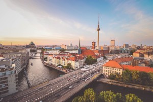 Berliner Skyline mit Spree, Berliner Dom und Fernsehturm